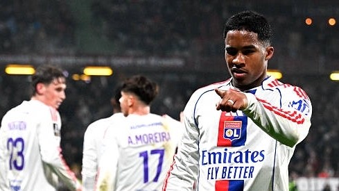 Không ngừng ghi bàn, Endrick lập siêu phẩm