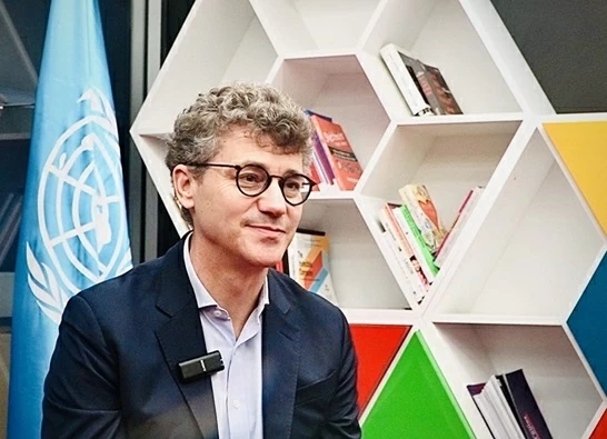 24.(2 trang - Đại sứ nước ngoài) Số Tết(V): Điểm đến của hạnh phúc và hòa bình 24.(2 trang - Đại sứ nước ngoài) Số Tết(V): Điểm đến của hạnh phúc và hòa bình