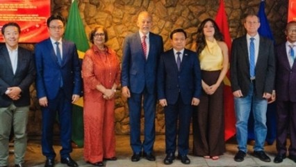 Celebrating the 96th anniversary of the founding of the Communist Party of Vietnam in Brazil