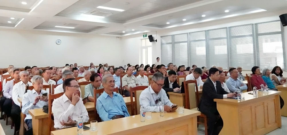 Sở Ngoại vụ TP. Hồ Chí Minh họp mặt truyền thống, đón mừng Xuân mới cho các cán bộ hưu trí Sở Ngoại vụ TP. Hồ Chí Minh họp mặt truyền thống, đón mừng Xuân mới cho các cán bộ hưu trí