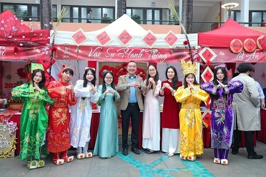 Điểm hẹn giao lưu Tết cổ truyền giữa sinh viên Hà Nội và bạn bè quốc tế