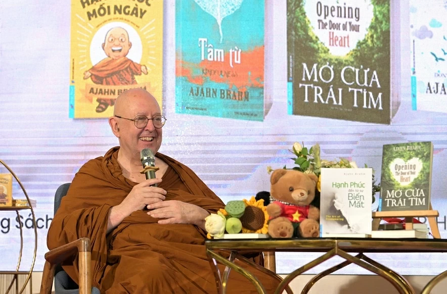 Thiền sư Ajahn Brahm và lời hứa quay lại Việt Nam