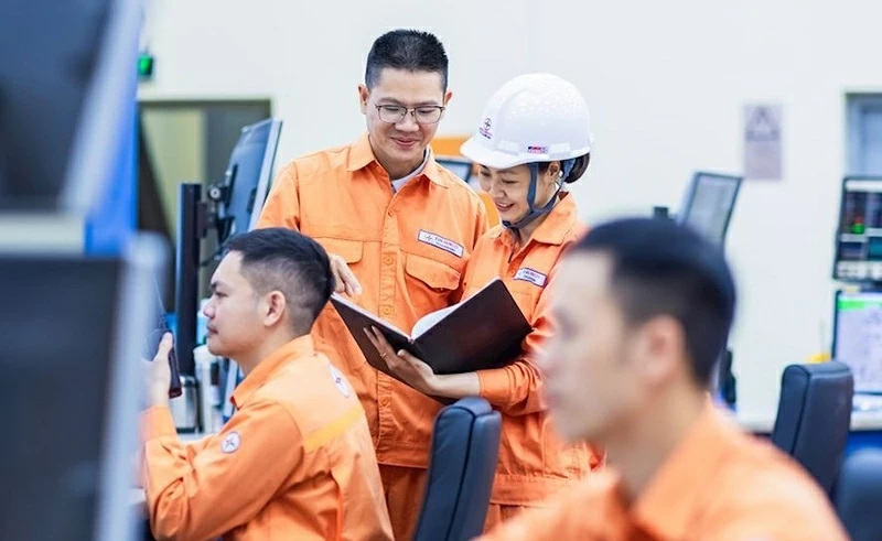 Lực lượng vận hành tại nhà máy điện EVNGENCO1 sẵn sàng cho nhiệm vụ bảo đảm điện dịp Tết Nguyên đán. Lực lượng vận hành tại nhà máy điện EVNGENCO1 sẵn sàng cho nhiệm vụ bảo đảm điện dịp Tết Nguyên đán.