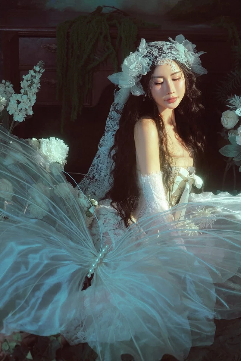 Lan Linh: Không đứng yên trước thay đổi, tự làm mới mình qua từng giai đoạn