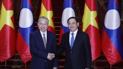 Tổng Bí thư Tô Lâm hội kiến với Thủ tướng Lào Sonexay Siphandone