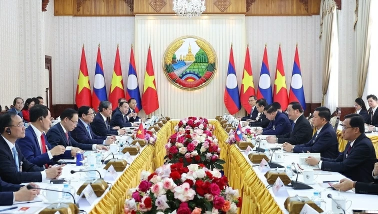 Thủ tướng Phạm Minh Chính hội kiến với Thủ tướng Lào Sonexay Siphandone