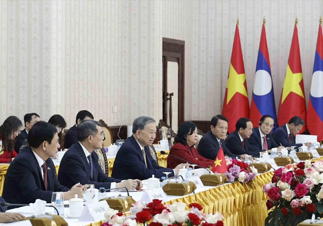 Tổng Bí thư Tô Lâm hội kiến với Thủ tướng Lào Sonexay Siphandone