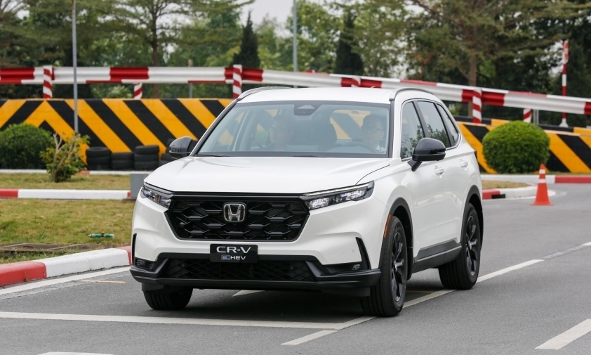 Honda CR-V e:HEV 2026 chốt giá bán tại Việt Nam, giá từ 1,17 tỷ đồng