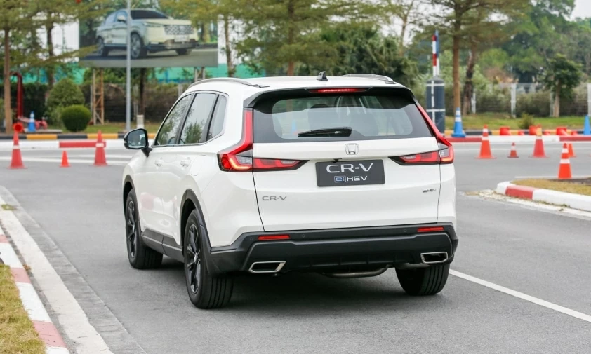 Cả hai phiên bản CR-V e:HEV đều được trang bị hệ truyền động hybrid mạnh mẽ.