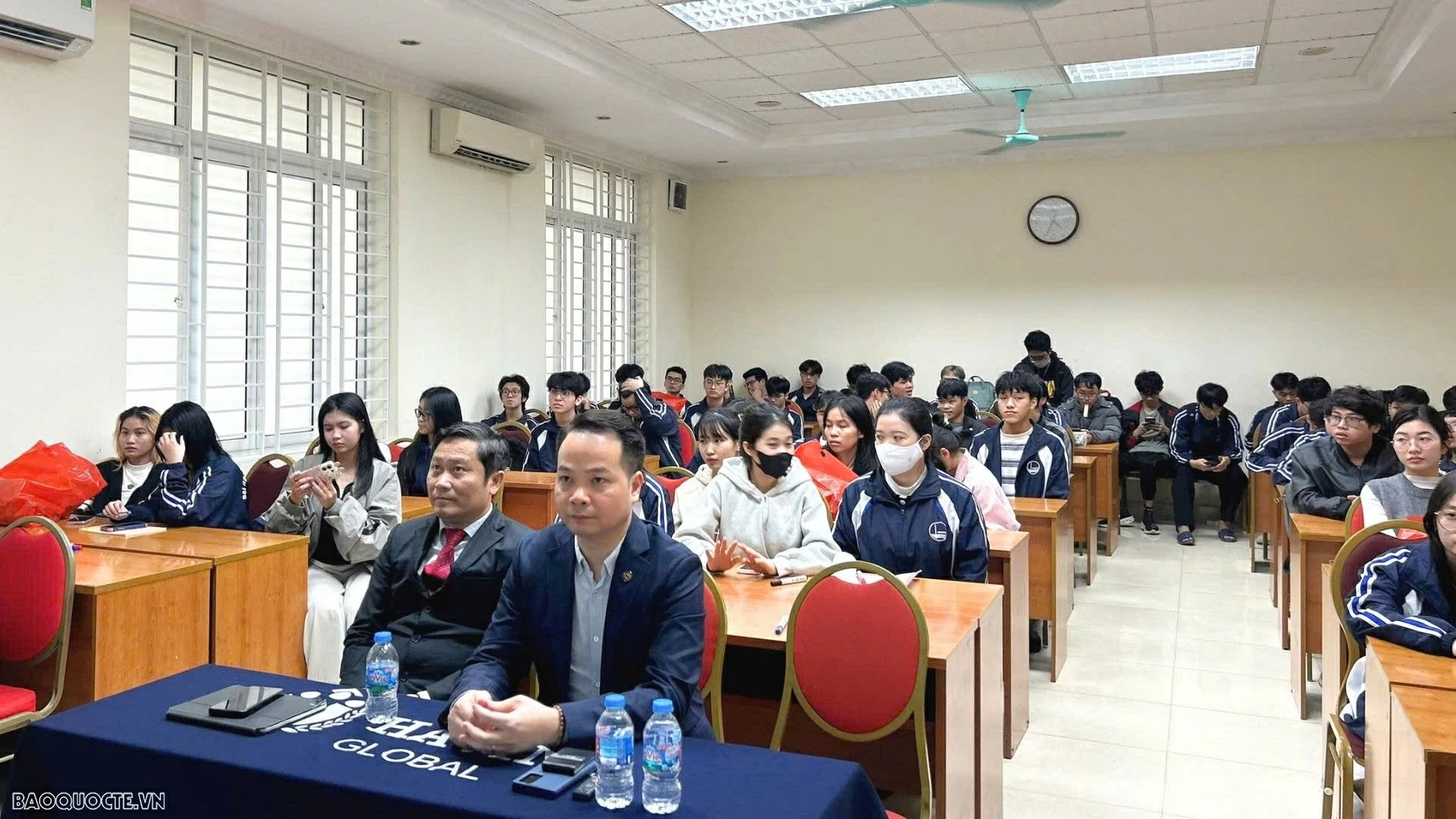 'Học ra giá trị' với vườn ươm iHub tại Trường Đại học Khoa học Tự nhiên 'Học ra giá trị' với vườn ươm iHub tại Trường Đại học Khoa học Tự nhiên