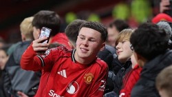 Cậu cả nhà Wayne Rooney được Man Utd đề nghị hợp đồng lớn