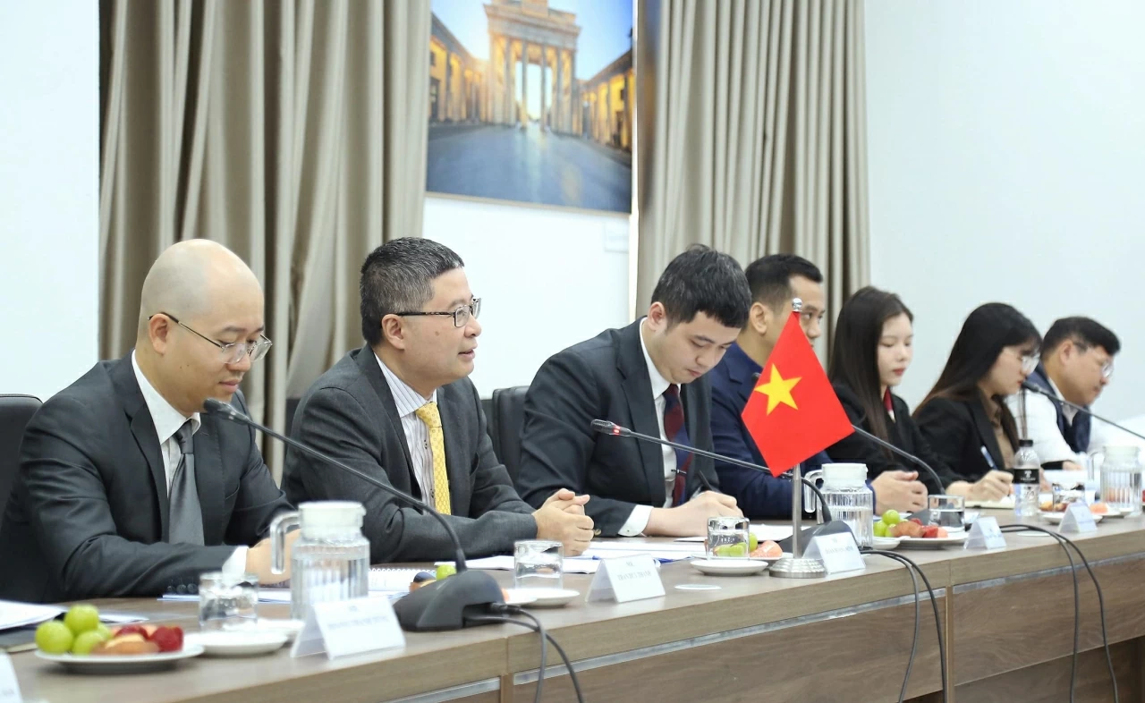 Công tác lãnh sự và bảo hộ công dân hiện được hai bên ưu tiên thúc đẩy, tiếp tục đóng góp thiết thực vào việc củng cố quan hệ Đối tác chiến lược toàn diện giữa hai nước. (Ảnh: Thành Long)