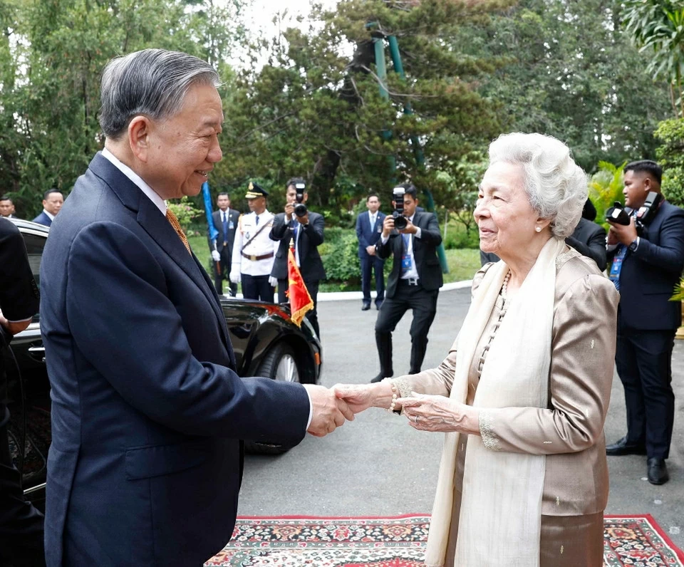 Tổng Bí thư Tô Lâm hội kiến Samdech Techo Hun Sen và thăm Hoàng Thái hậu Norodom Monineath Sihanouk