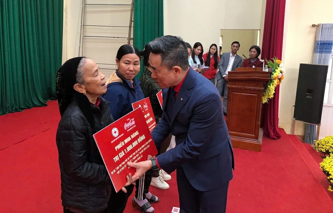 'Tết Nhân ái - Tết vì đồng bào vùng lũ': Tiếp thêm niềm tin cho người dân vùng thiên tai vững bước vào năm mới