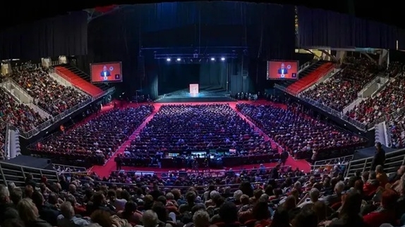 Đại sứ Việt Nam tại Hy Lạp dự lễ khai mạc Đại hội Đảng toàn quốc lần thứ 22 Đảng Cộng sản Hy Lạp