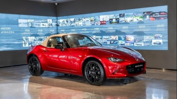 Mazda MX-5 2026 nhận đặt hàng tại Việt Nam, giá dự kiến 1,359 tỷ đồng