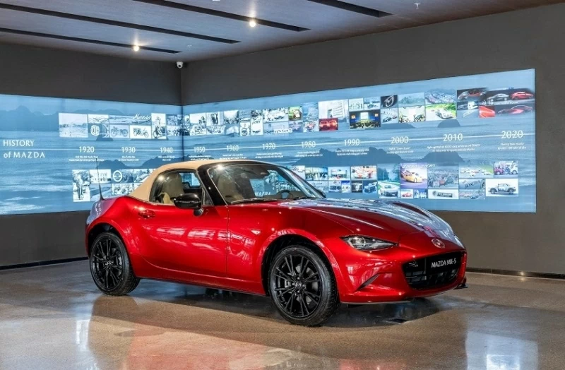 Mazda MX-5 2026 chính thức nhận đặt hàng từ ngày 5/2, khách mua đặt cọc từ 30-50 triệu đồng.