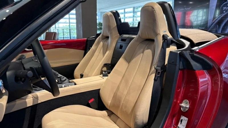 Hệ thống âm thanh Bose được bố trí loa tích hợp ngay trong tựa đầu ghế.