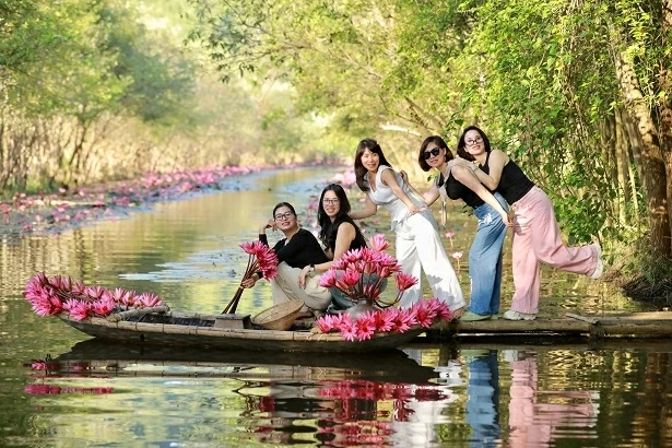 Lễ hội Chùa Hương 2026 đổi mới công tác tổ chức, đẩy mạnh công nghệ và quản trị thông minh Lễ hội Chùa Hương 2026 đổi mới công tác tổ chức, đẩy mạnh công nghệ và quản trị thông minh