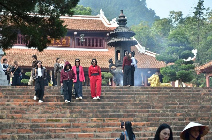 Lễ hội Chùa Hương 2026 đổi mới công tác tổ chức, đẩy mạnh công nghệ và quản trị thông minh Lễ hội Chùa Hương 2026 đổi mới công tác tổ chức, đẩy mạnh công nghệ và quản trị thông minh