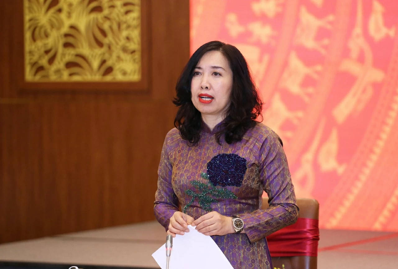 Thứ trưởng Ngoại giao Lê Thị Thu Hằng bày tỏ tình cảm tới bà con luôn hướng về quê hương, tích cực đóng góp cho sự phát triển của đất nước. (Ảnh: Thành Long)