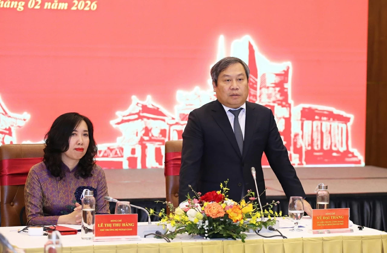 Ủy viên Trung ương Đảng, Phó Bí thư Thành ủy, Chủ tịch UBND thành phố Hà Nội Vũ Đại Thắng phát biểu tại buổi gặp mặt. (Ảnh: Thành Long)