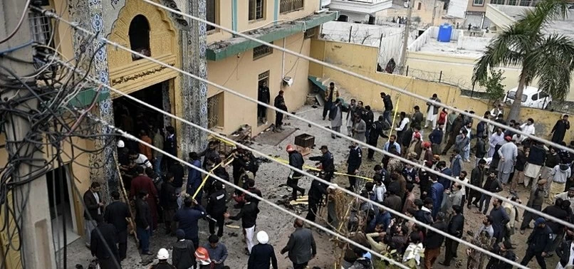 Vụ đánh bom thánh đường Pakistan: Hàng trăm người thương vong, Tổng thống Nga nói dã man, LHQ cùng Thổ Nhĩ Kỳ lên án mạnh mẽ Vụ đánh bom thánh đường Pakistan: Hàng trăm người thương vong, Tổng thống Nga nói dã man, LHQ cùng Thổ Nhĩ Kỳ lên án mạnh mẽ