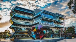 Đột phá vật liệu mở ra kỷ nguyên laser nhanh và tiết kiệm năng lượng