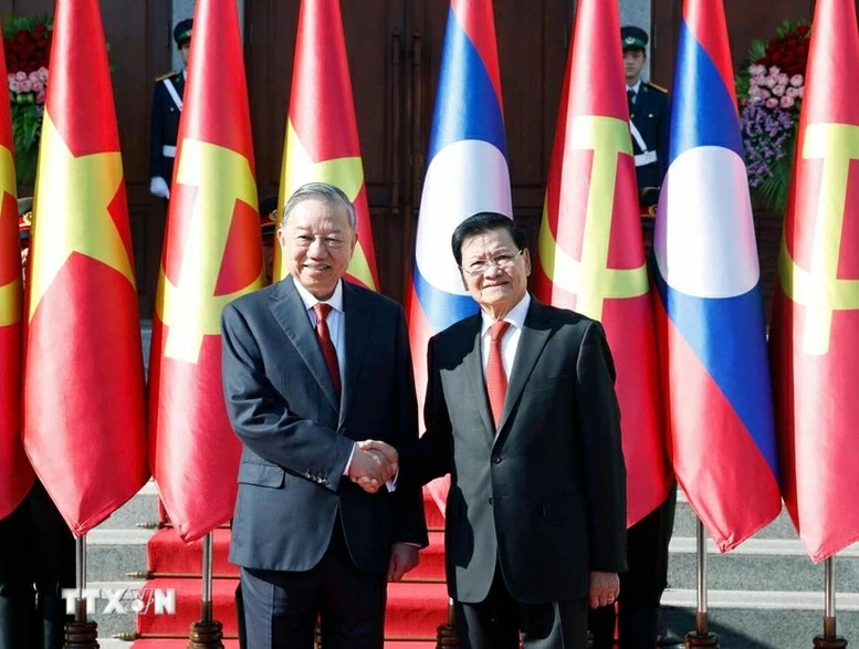 Tổng Bí thư Tô Lâm và Tổng Bí thư, Chủ tịch nước Lào Thongloun Sisoulith - Ảnh: TTXVN