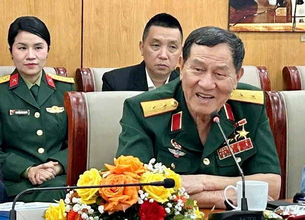 Vươn cao Việt Nam: Cuộc gặp gỡ đặc biệt của những thế hệ chinh phục bầu trời” Vươn cao Việt Nam: Cuộc gặp gỡ đặc biệt của những thế hệ chinh phục bầu trời”