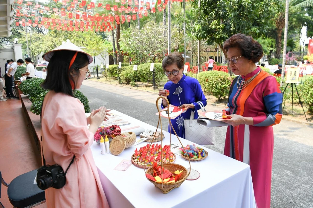 Tết cộng đồng ‘Rạng rỡ Việt Nam’ tại Thái Lan Tết cộng đồng ‘Rạng rỡ Việt Nam’ tại Thái Lan