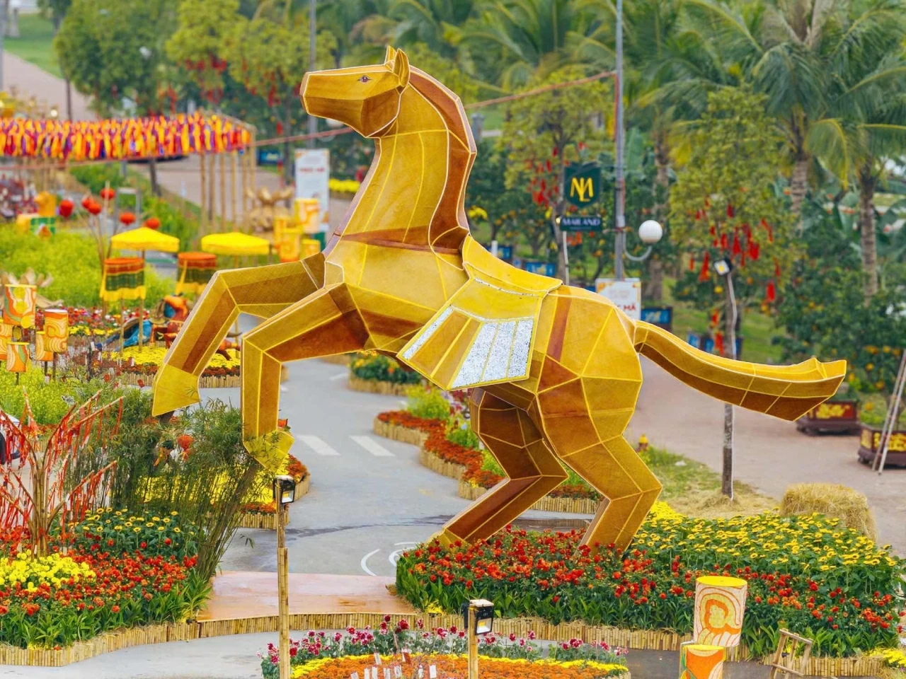 Khai mạc Home Hanoi Xuan 2026 – 'Phúc Mã Phi Xuân' tại phía Tây Hà Nội