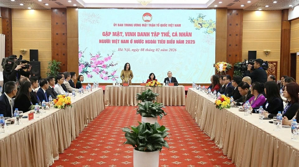 Uỷ ban Trung ương Mặt trận Tổ quốc Việt Nam gặp mặt và vinh danh các kiều bào tiêu biểu tham dự chương trình Xuân Quê hương 2026 Uỷ ban Trung ương Mặt trận Tổ quốc Việt Nam gặp mặt và vinh danh các kiều bào tiêu biểu tham dự chương trình Xuân Quê hương 2026