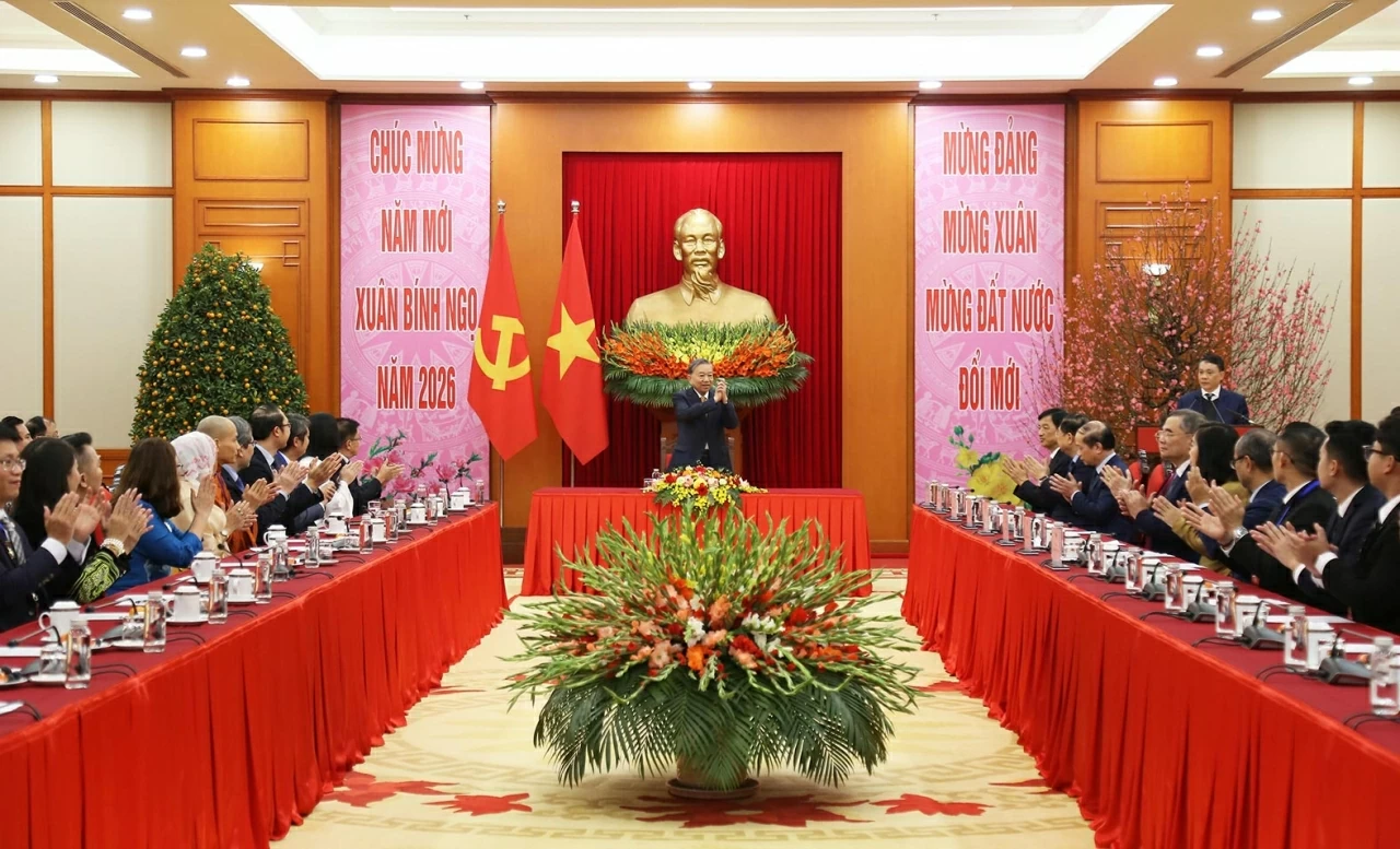 Tổng Bí thư Tô Lâm chủ trì Đoàn kiều bào tiêu biểu tham dự Chương trình Xuân Quê hương 2026. (Ảnh: Thành Long)