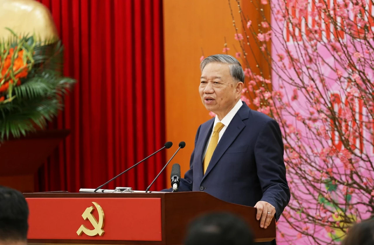 Tổng Bí thư mong muốn đồng bào ta ở nước ngoài tiếp tục chấp hành tốt pháp luật sở tại, đoàn kết xây dựng cộng đồng vững mạnh; tích cực gìn giữ, quảng bá văn hóa Việt Nam. (Ảnh: Thành Long) Tổng Bí thư mong muốn đồng bào ta ở nước ngoài tiếp tục chấp hành tốt pháp luật sở tại, đoàn kết xây dựng cộng đồng vững mạnh; tích cực gìn giữ, quảng bá văn hóa Việt Nam. (Ảnh: Thành Long)