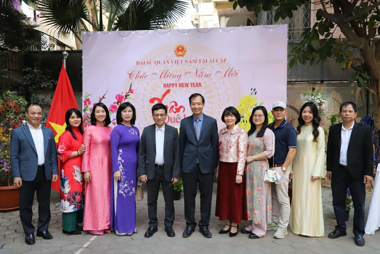 Xuân Quê hương ấm áp tại Ai Cập