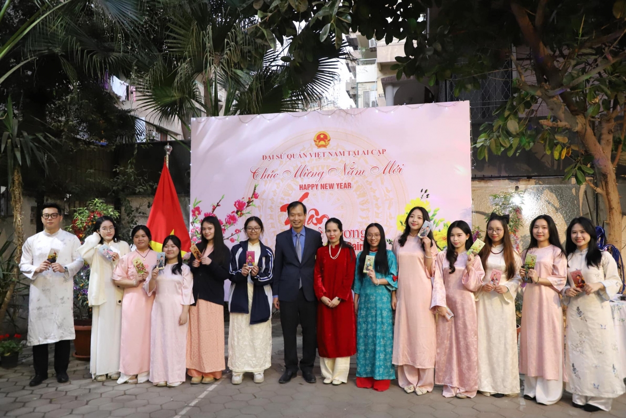 Xuân Quê hương ấm áp tại Ai Cập