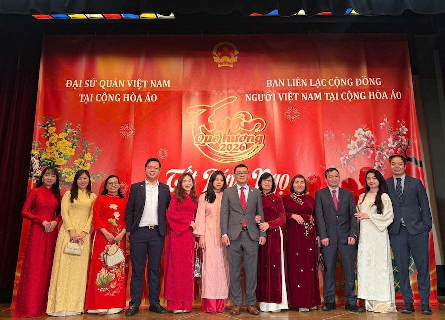 Đại sứ quán Việt Nam tại Áo tổ chức Xuân Quê hương: Hướng về nguồn cội, gắn kết tự hào, đồng hành khát vọng Đại sứ quán Việt Nam tại Áo tổ chức Xuân Quê hương: Hướng về nguồn cội, gắn kết tự hào, đồng hành khát vọng