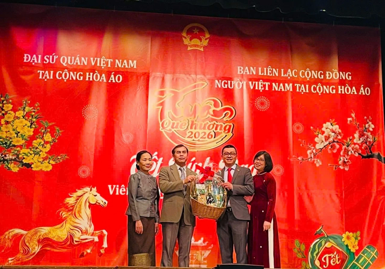 Đại sứ quán Việt Nam tại Áo tổ chức Xuân Quê hương: Hướng về nguồn cội, gắn kết tự hào, đồng hành khát vọng Đại sứ quán Việt Nam tại Áo tổ chức Xuân Quê hương: Hướng về nguồn cội, gắn kết tự hào, đồng hành khát vọng