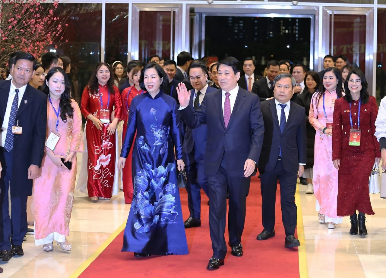 Chủ tịch nước Lương Cường và Phu nhân đã dự Chương trình nghệ thuật đặc biệt Xuân Quê hương 2026. (Ảnh: Thành Long)