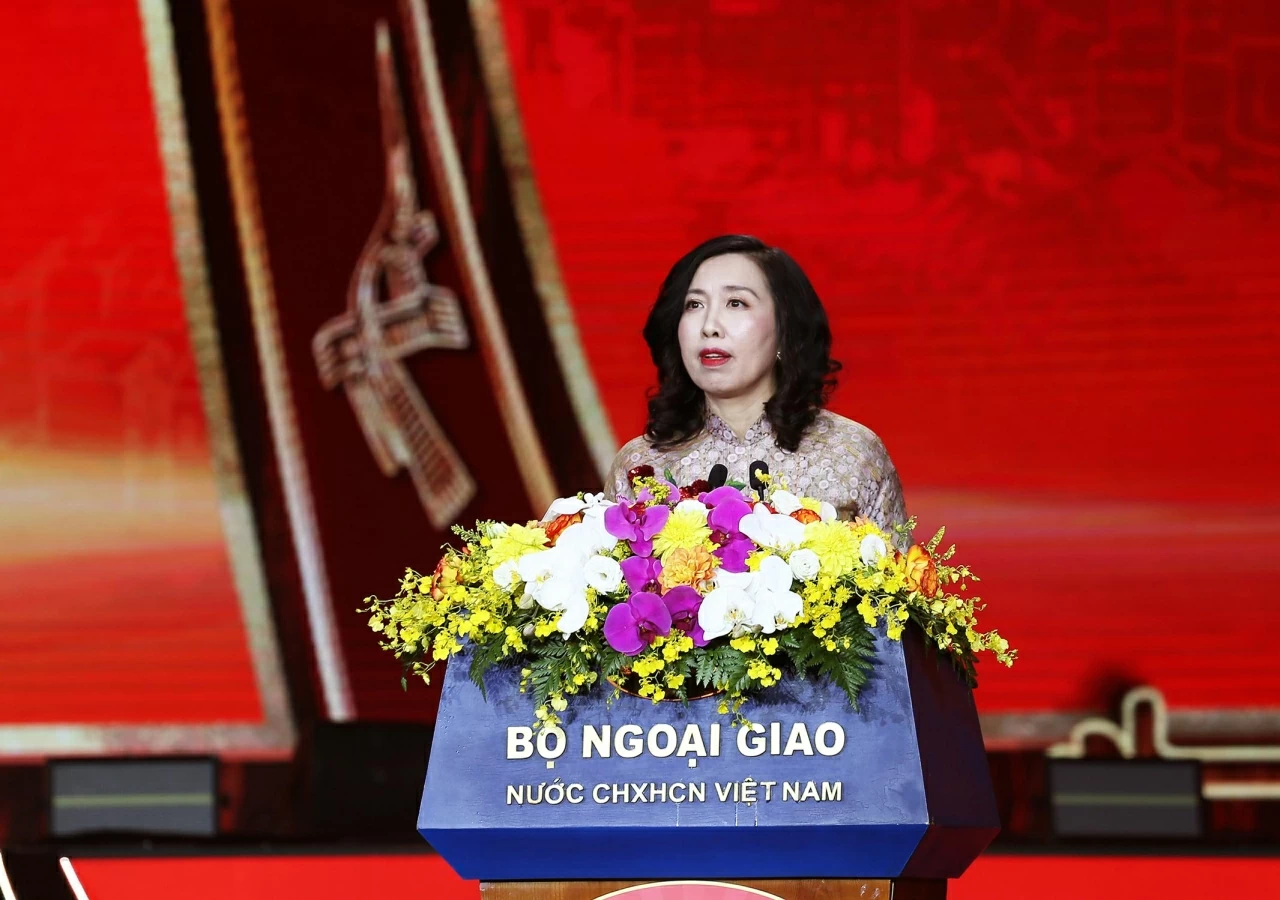 Thứ trưởng Ngoại giao Lê Thị Thu Hằng phát biểu tại Chương trình. (Ảnh: Thành Long)