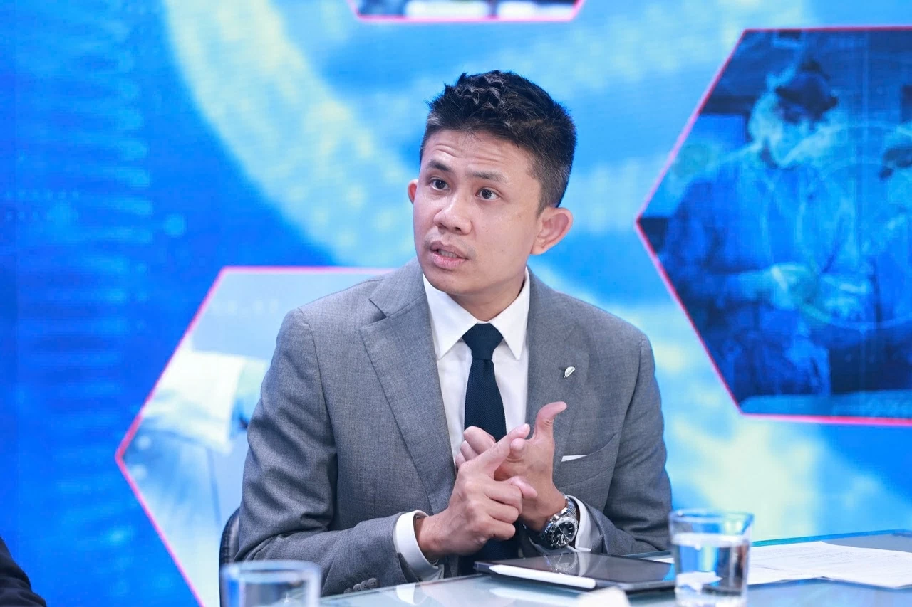 Ông Benjamin Ping, Tổng Giám đốc Takeda Việt Nam nhấn mạnh cơ hội để khu vực tư nhân thúc đẩy các sáng kiến y tế thiết thực và đồng hành cùng Việt Nam trong công tác y tế dự phòng. Ông Benjamin Ping, Tổng Giám đốc Takeda Việt Nam nhấn mạnh cơ hội để khu vực tư nhân thúc đẩy các sáng kiến y tế thiết thực và đồng hành cùng Việt Nam trong công tác y tế dự phòng.