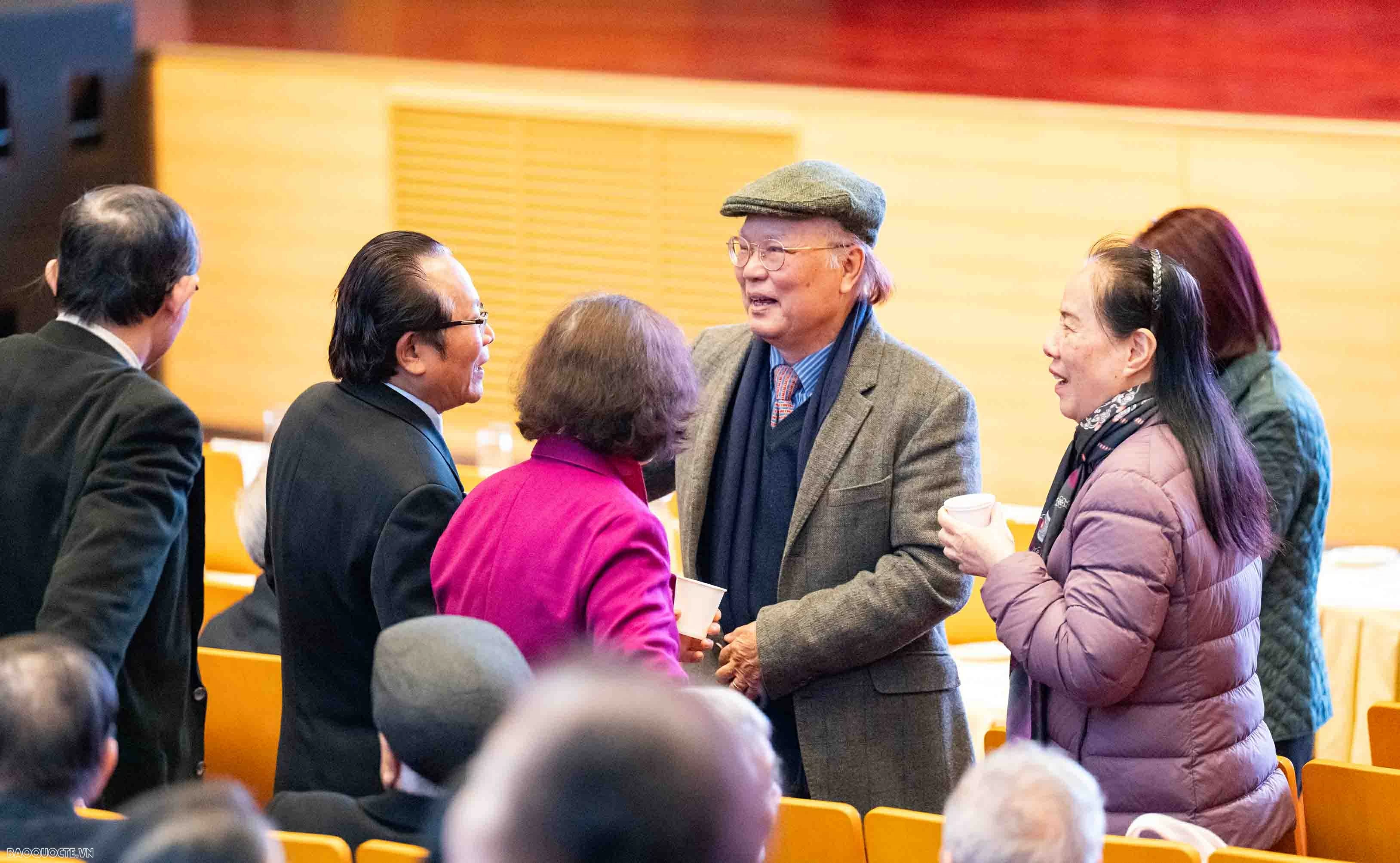 Bộ trưởng Ngoại giao Lê Hoài Trung gặp mặt mừng Xuân, mừng Thọ cán bộ hưu trí