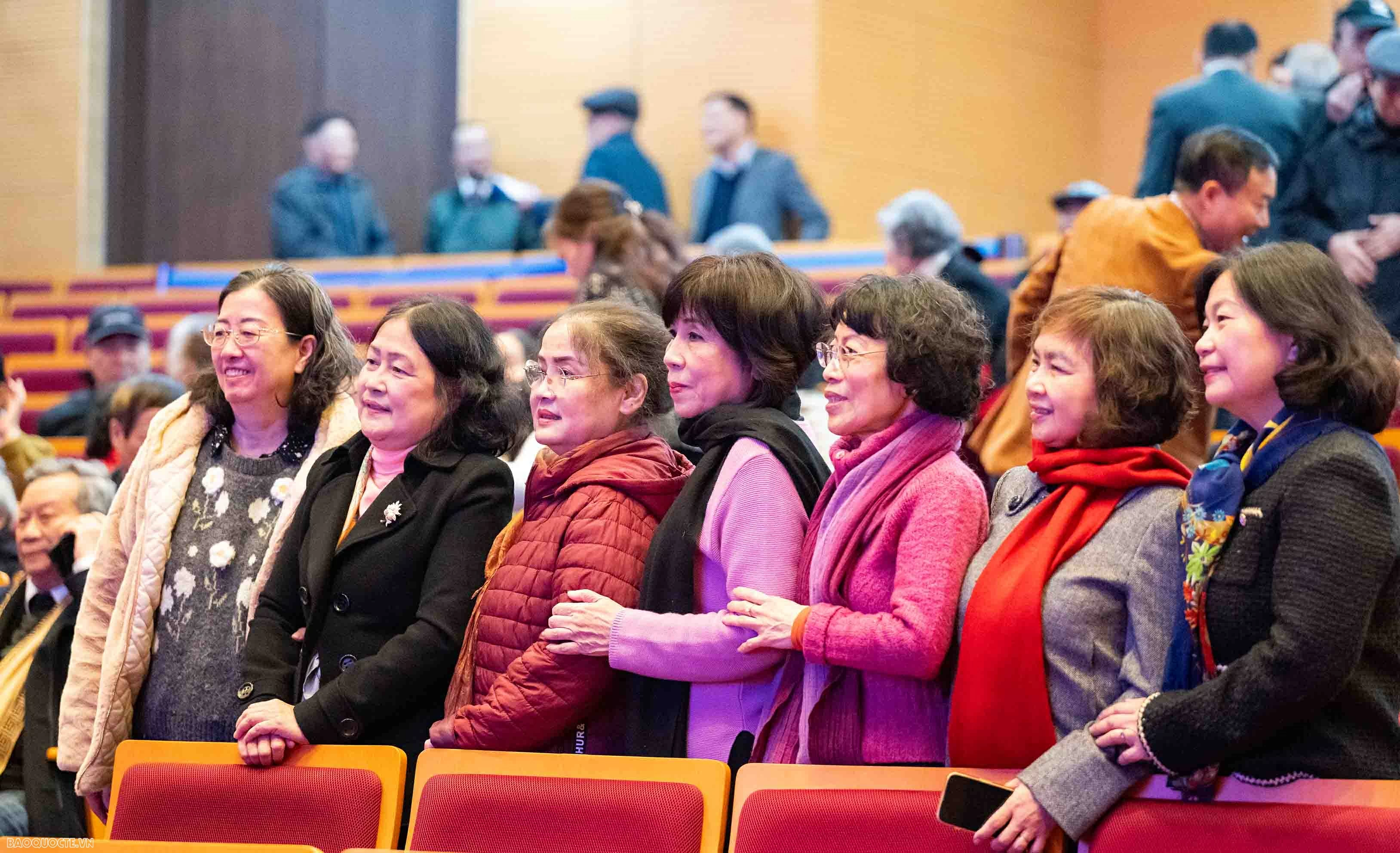 Bộ trưởng Ngoại giao Lê Hoài Trung gặp mặt mừng Xuân, mừng Thọ cán bộ hưu trí