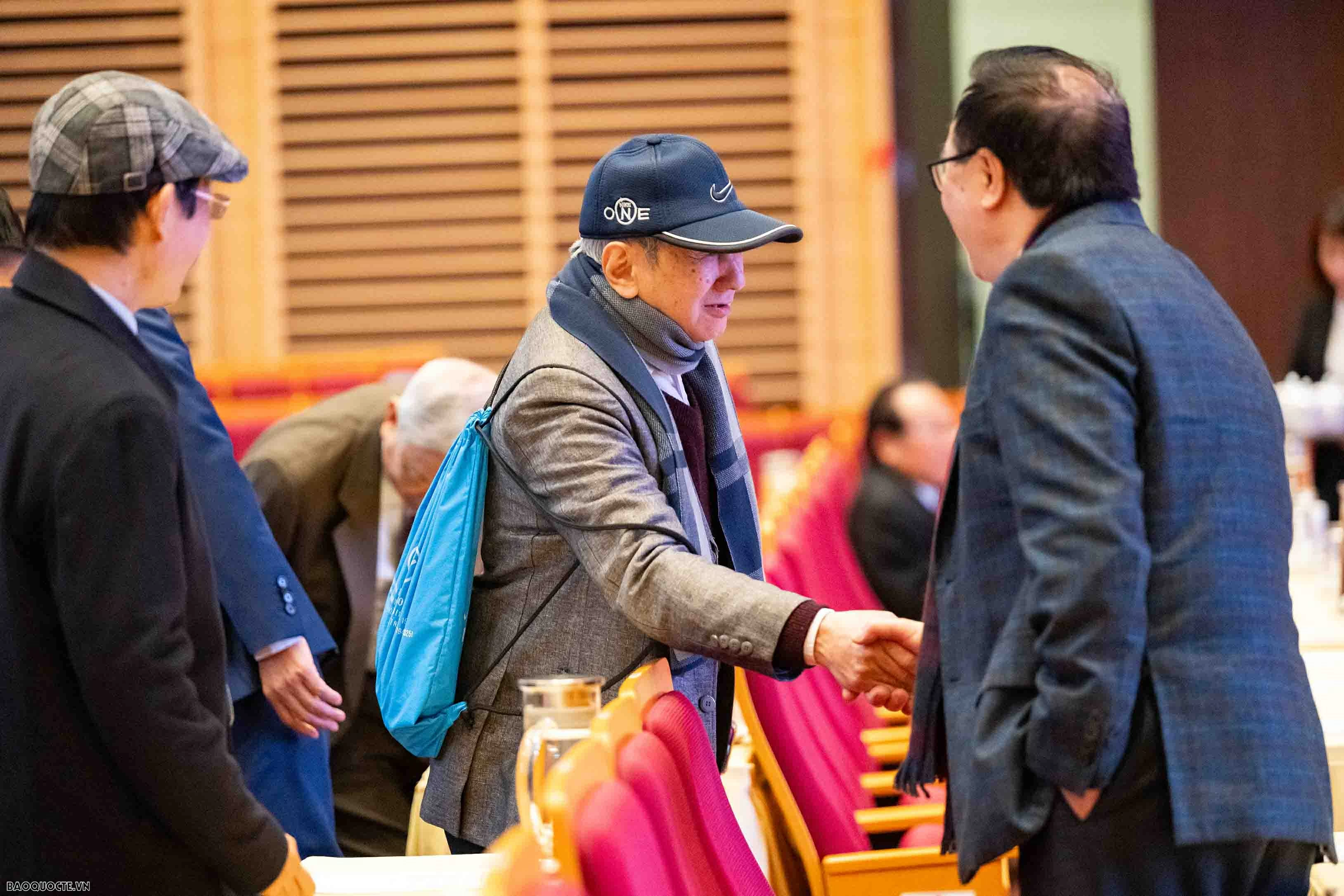 Bộ trưởng Ngoại giao Lê Hoài Trung gặp mặt mừng Xuân, mừng Thọ cán bộ hưu trí