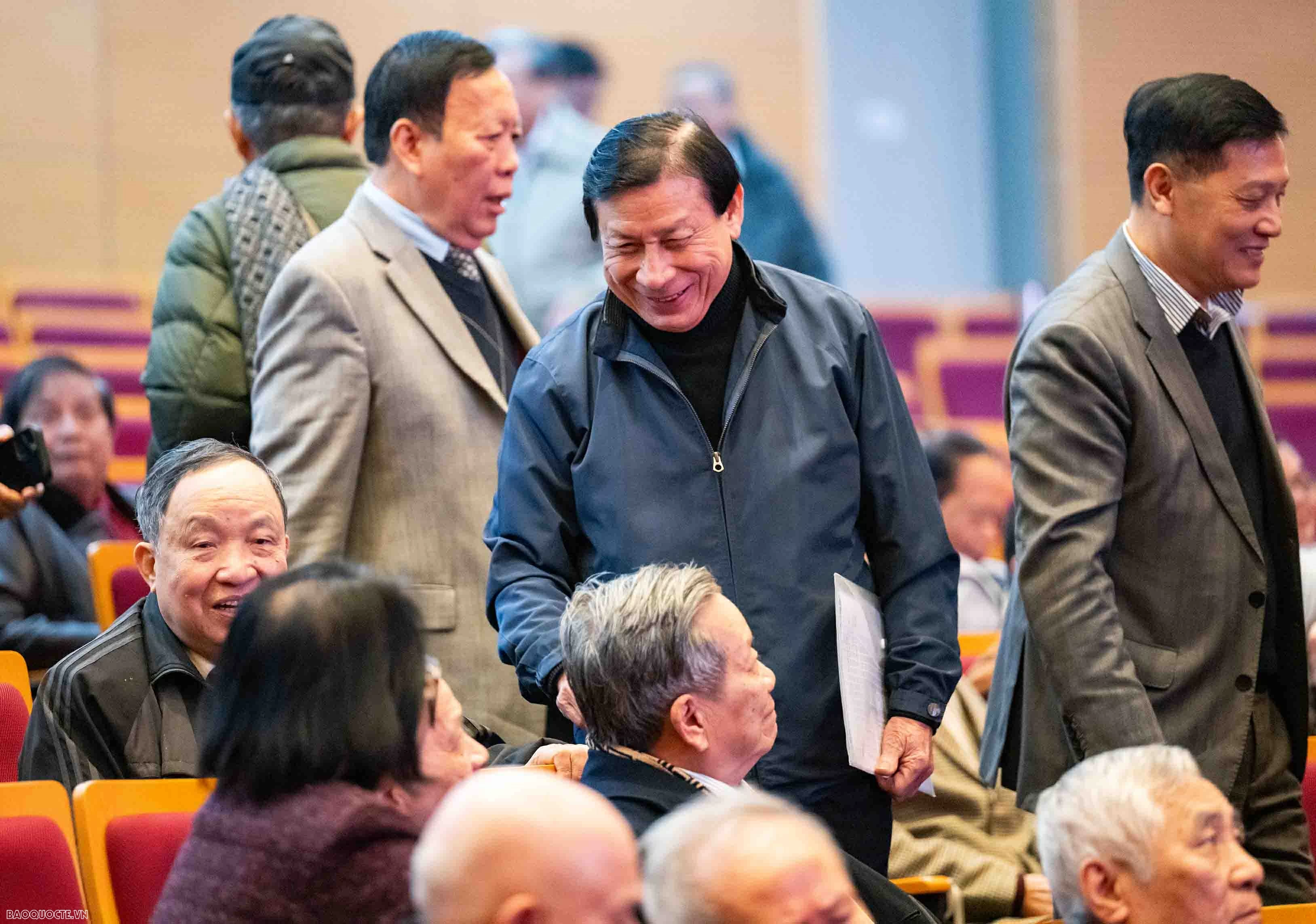 Bộ trưởng Ngoại giao Lê Hoài Trung gặp mặt mừng Xuân, mừng Thọ cán bộ hưu trí