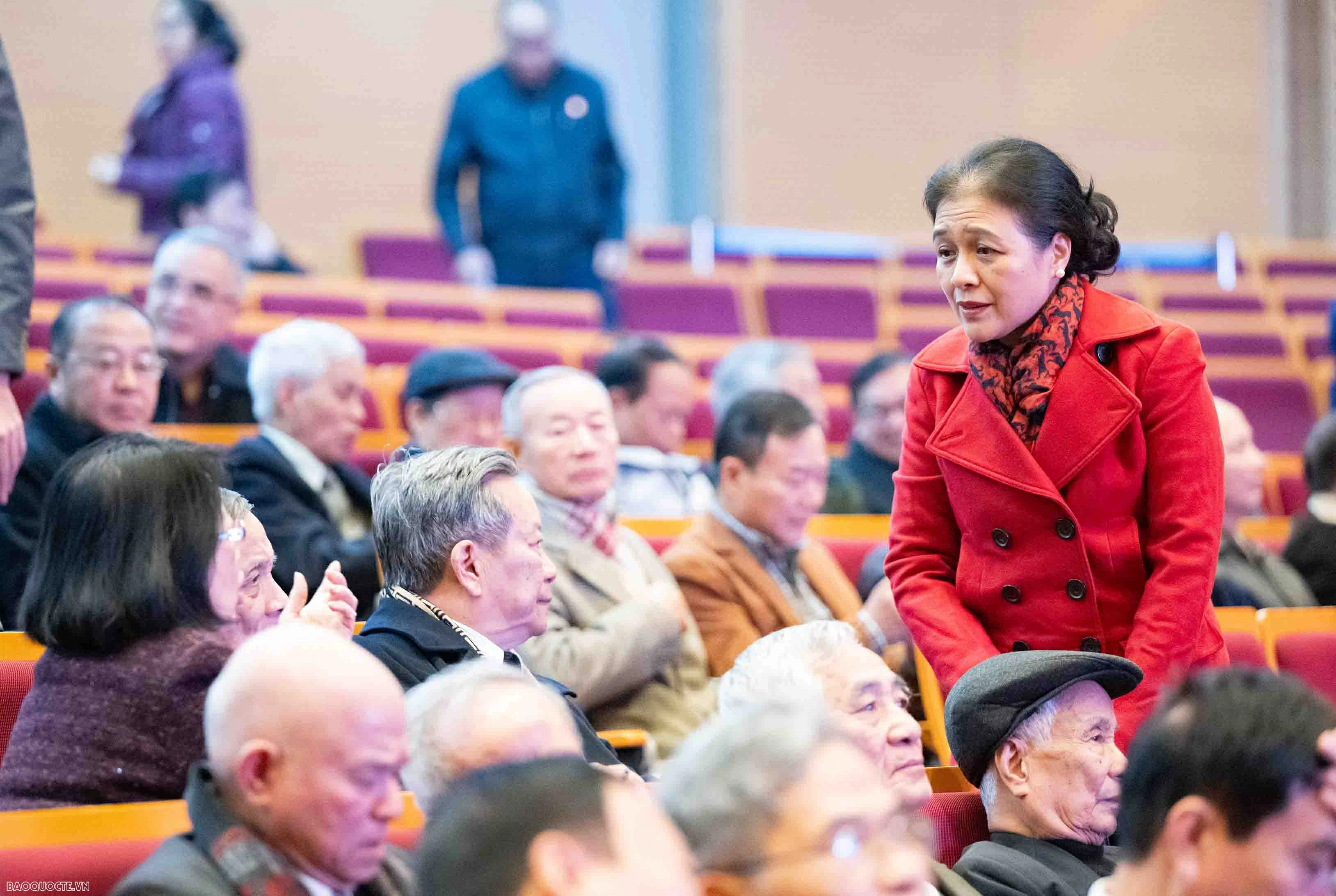 Bộ trưởng Ngoại giao Lê Hoài Trung gặp mặt mừng Xuân, mừng Thọ cán bộ hưu trí