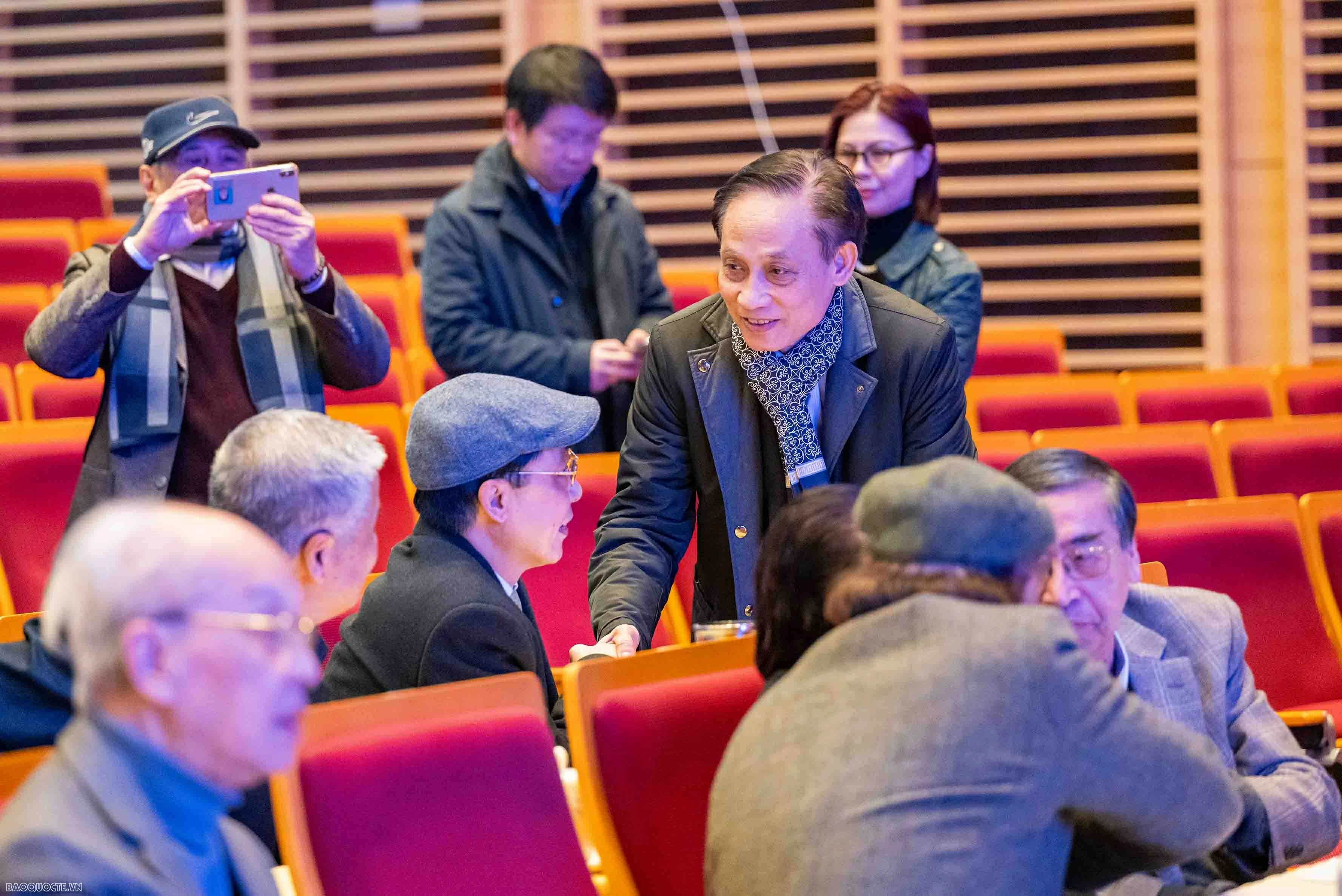 Bộ trưởng Ngoại giao Lê Hoài Trung gặp mặt mừng Xuân, mừng Thọ cán bộ hưu trí