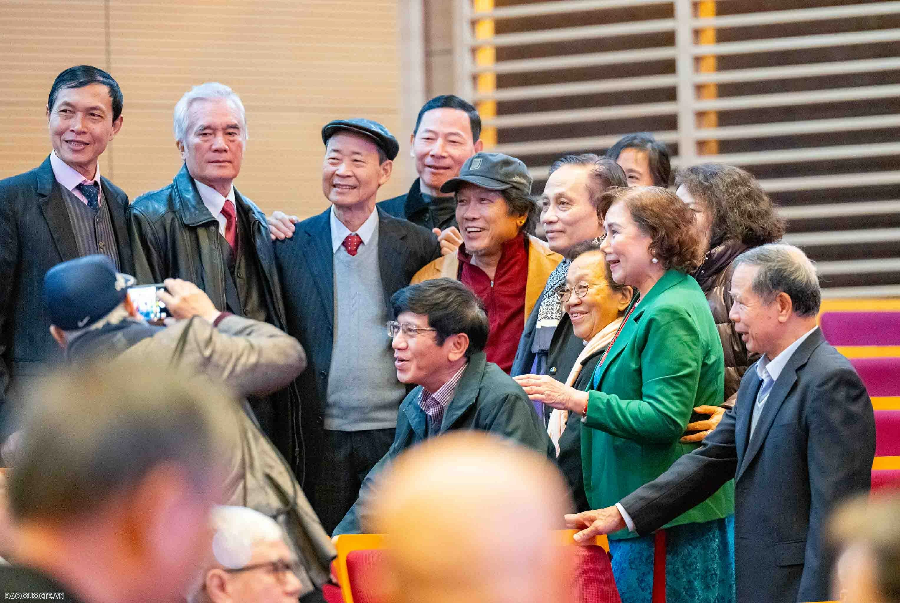 Phỏng vấn Đại sứ hưu trí