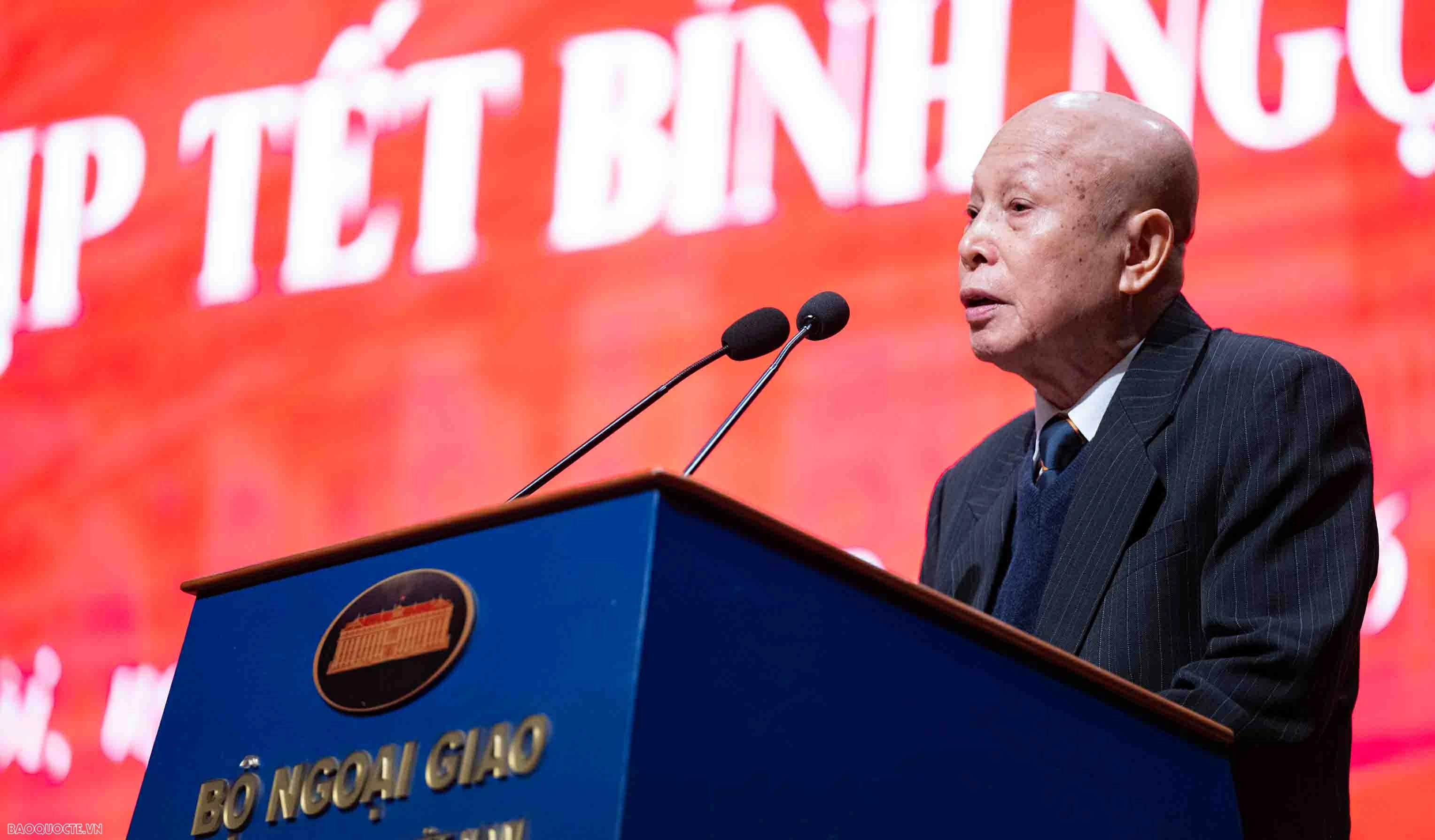 Bộ trưởng Ngoại giao Lê Hoài Trung gặp mặt mừng Xuân, mừng Thọ cán bộ hưu trí